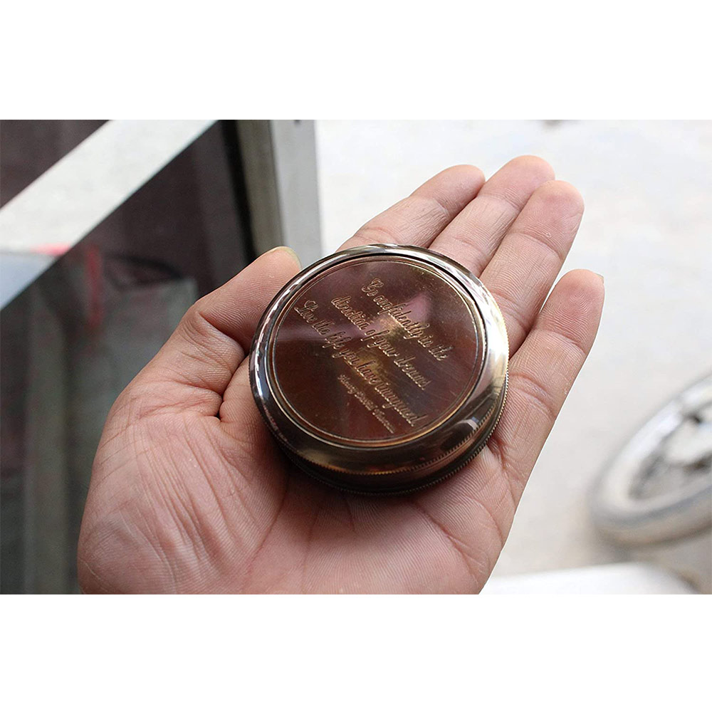 Bussola In Ottone Incisa Con Citazione Thoreau 'Go Confidently' - Custodia In Pelle, Regalo Uomo
