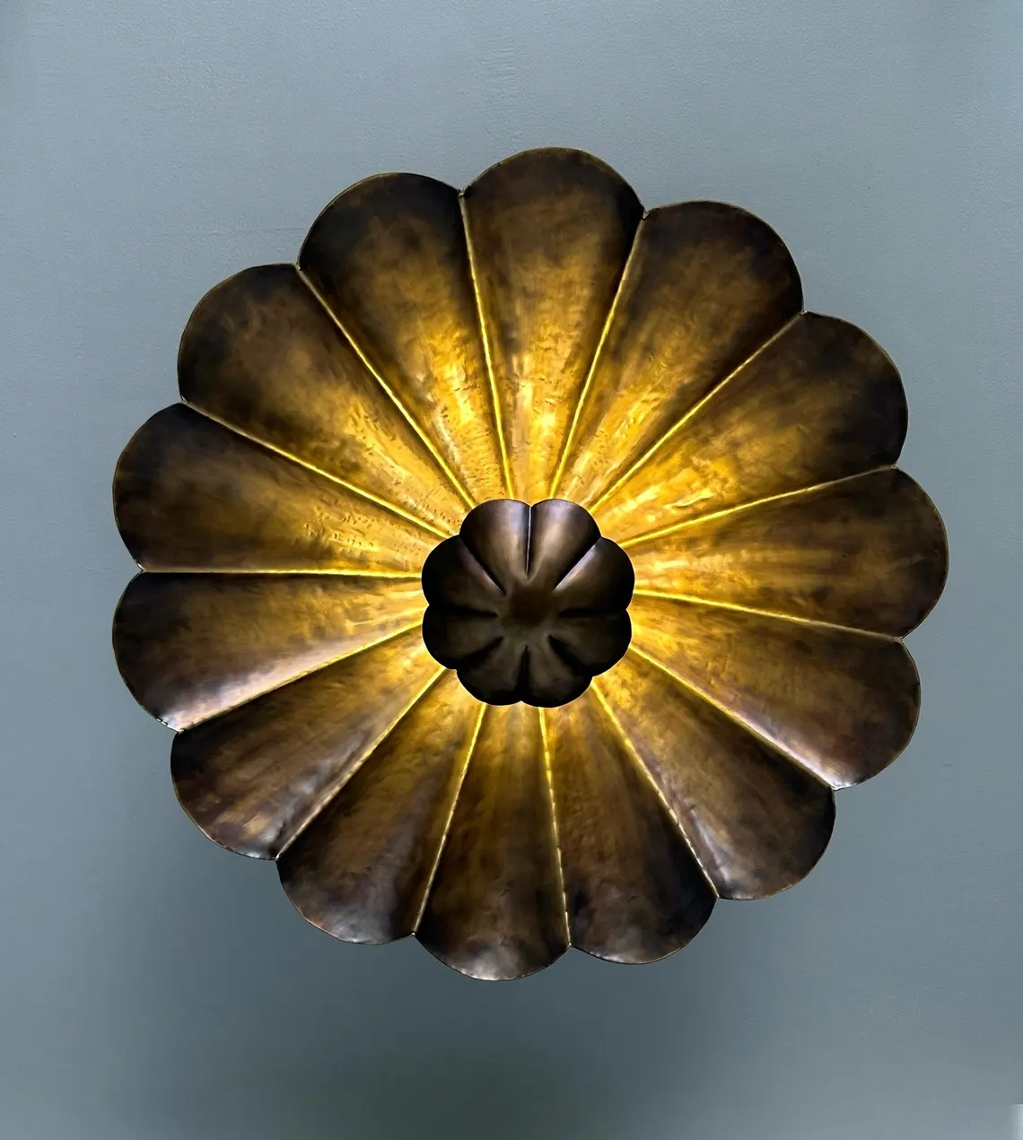 Vintage Brass Shell-Inspired Flush Mount Ceiling Light